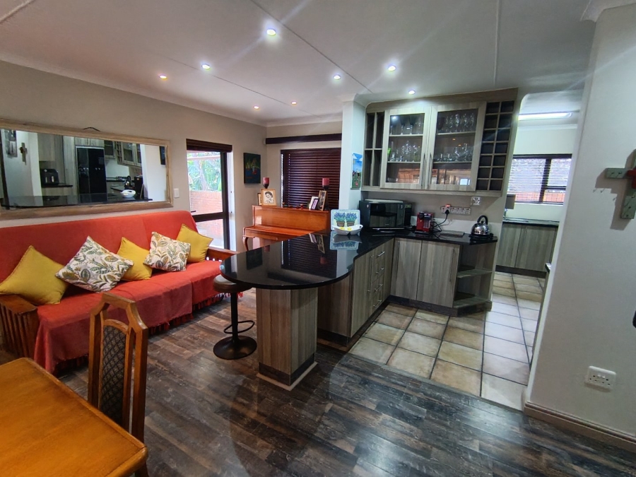 4 Bedroom Property for Sale in Herolds Bay Western Cape